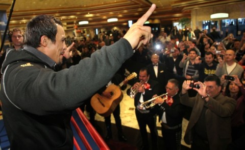 marquez_arrives_at_mgm_grand_4_20111107_1351855195
