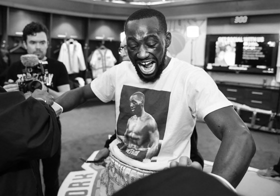 Terence_Crawford_gloved_up